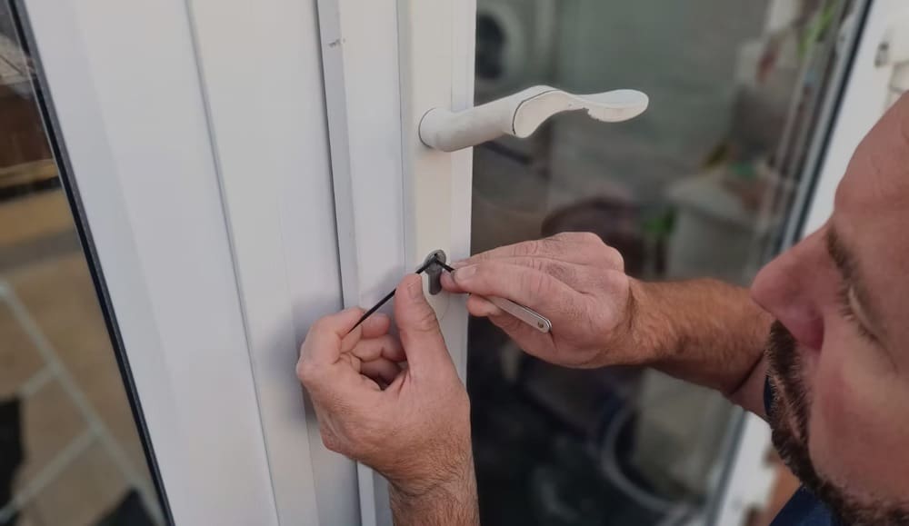 Lee from Polegate Locksmiths picking a door lock